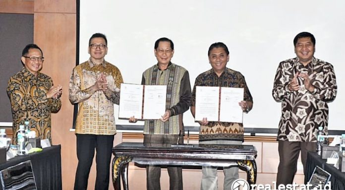 Badan Pengelola Tabungan Perumahan Rakyat (BP Tapera) dan PT Bank Central Asia Tbk (BCA) menandatangani Nota Kesepahaman (MoU) untuk memperluas akses pembiayaan perumahan bagi Masyarakat Berpenghasilan Rendah (MBR) di Kantor Direktorat Jenderal Kekayaan Negara Kementerian Keuangan, pada Jumat, 23 Mei 2025. (Foto: Dok. BP Tapera) 