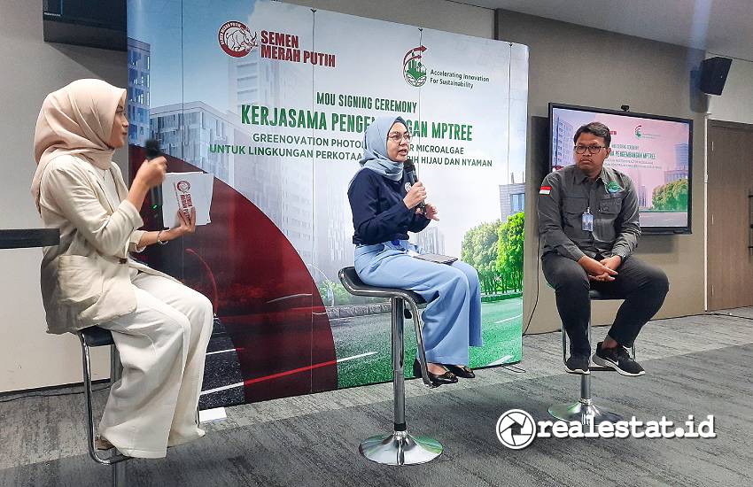 Head of Marketing Semen Merah Putih, Nyiayu Chairunnikma menjelaskan inovasi Pohon Cair Mikroalga MP Tree-RealEstat.id-Adhitya Putra