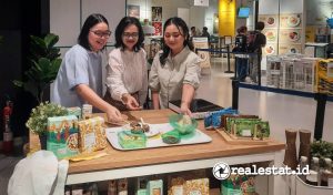 Ki-ka: IKEA Food Commercial Manager, Ariane Vinsontia; dan Communication & PR Manager IKEA Indonesia, Ririn Basuki bersama dengan dokter spesialis anak dr. Claudy Bunga Saing berbagi tips kreatif mempersiapkan makanan sehat dan bergizi untuk anak pada Kamis (22/05/2025) lalu di IKEA Mall Taman Anggrek Jakarta. (Foto: RealEstat.id/Adhitya Putra).
