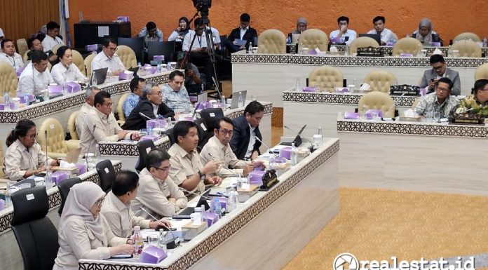 Menteri PKP, Maruarar Sirait pada Rapat Kerja Komisi V di Jakarta, Senin, 19 Mei 2025. (Foto: Dok. Kementerian PKP)