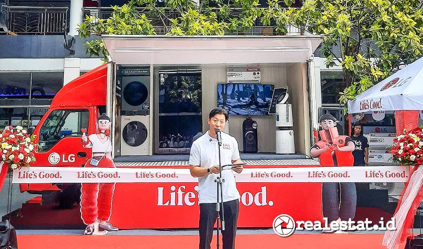 Marketing and Relations Director of LG Electronics Indonesia, Jay Jang meresmikan Life's Good Truck di Cilandak Town Square Jakarta-RealEstat.id-Adhitya Putra