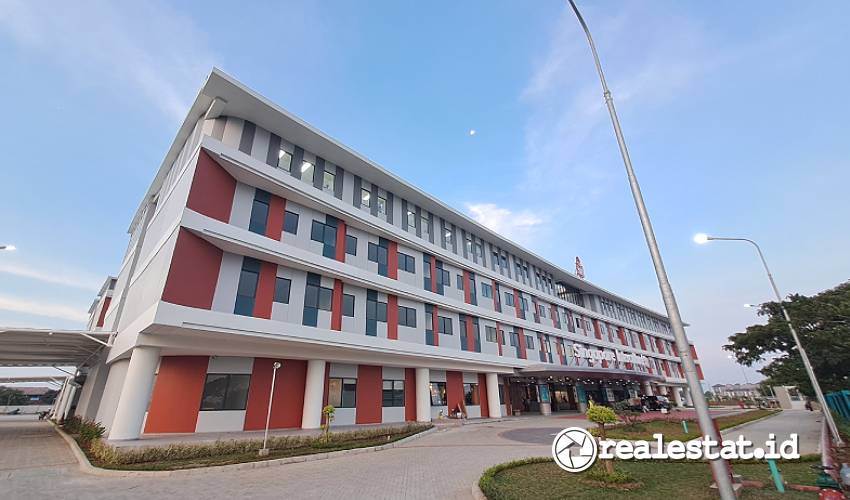 Tampilan fasad gedung Singapore Intercultural School (SIS) KG di Asya Jakarta Timur. (Sumber: Astra Land)