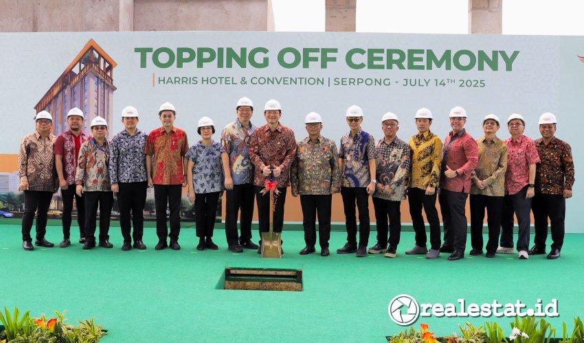 Topping Off Hotel Harris Summarecon Serpong Realestat.id dok