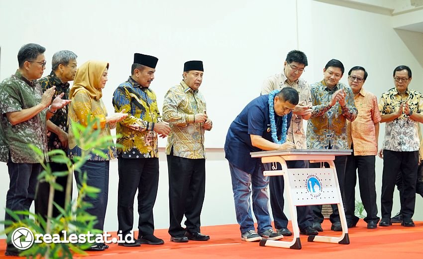 Penandatanganan Prasasti Al Azhar Fasilitas Summarecon Mutiara Makassar realestat.id dok