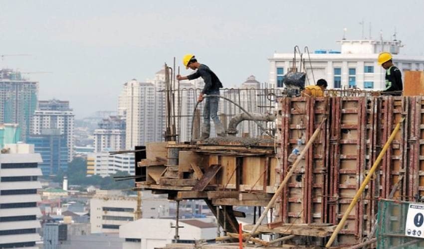 Keamanan konstruksi menjadi faktor krusial untuk menghindari kecelakaan kerja di bidang konstruksi-RealEstat.id