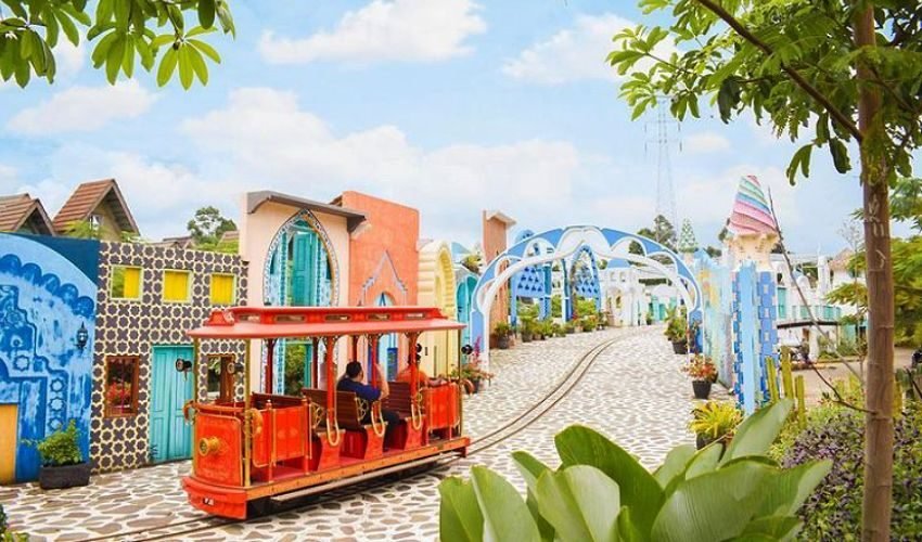 Dusun Semilir adalah Tempat Wisata di Semarang yang Hits-RealEstat.id