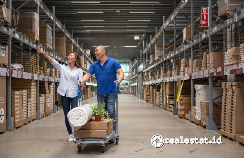 Ilustrasi THR untuk renovasi rumah jelang Lebaran-RealEstat.id