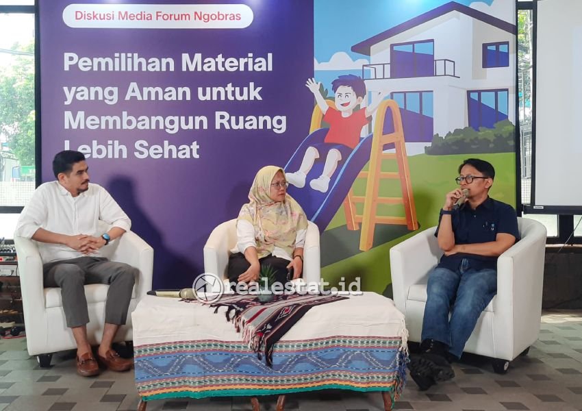 Diskusi Media Forum Ngobras yang membahas material bangunan sehat-RealEstat.id-Adhitya Putra