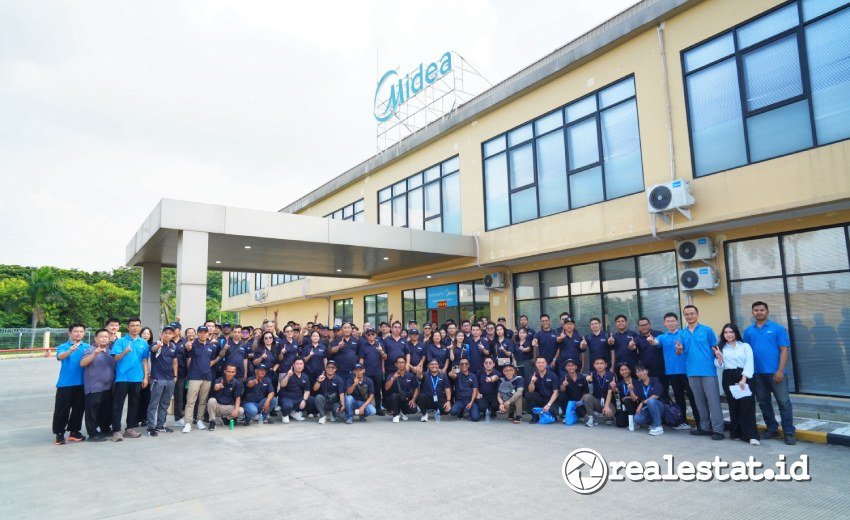 kunjungan dealer utama Midea ke pabrik kulkas karawang realestat.id dok