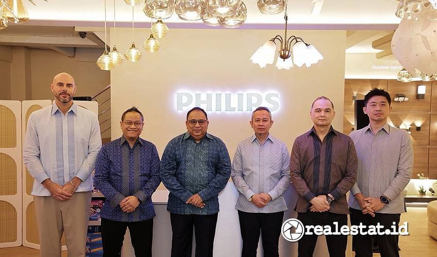 Jajaran manajemen Signify Indonesia meresmikan Philips Lighting Store-RealEstat.id