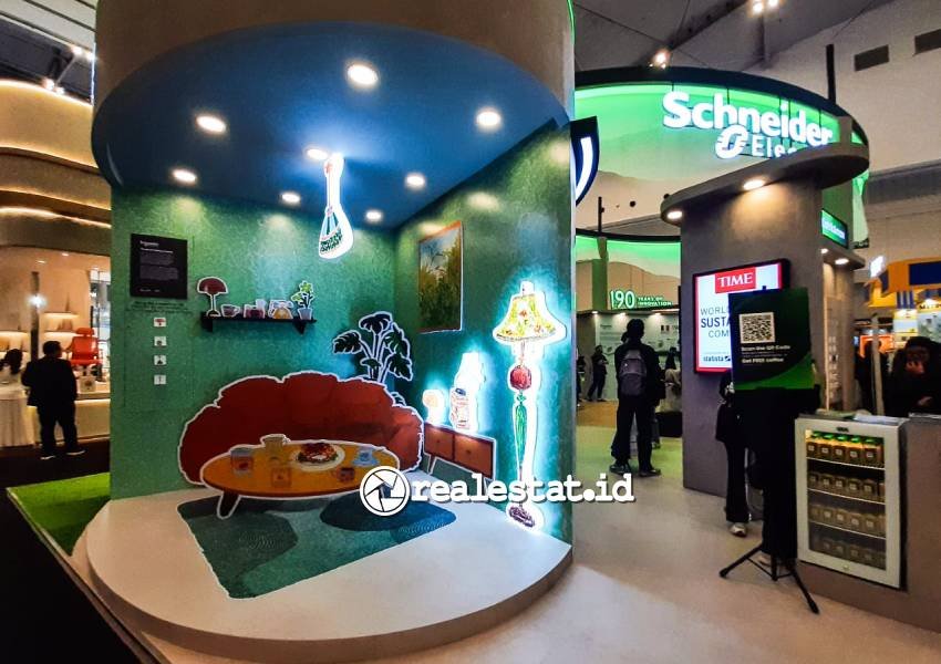 Schneider Electric menanpilkan sakelar AvatarOn pada ajang IndoBuildTech 2026-RealEstat.id-Adhitya Putra