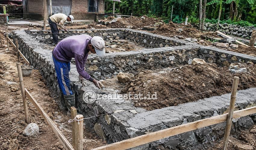 harga borongan pondasi batu kali plus material per m3-RealEstat.id