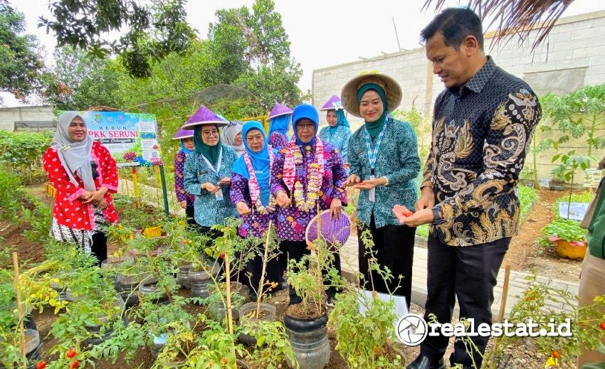 paramount petals csr Kebun PKK Seruni Desa Cukanggalih tangerang realestat.id dok