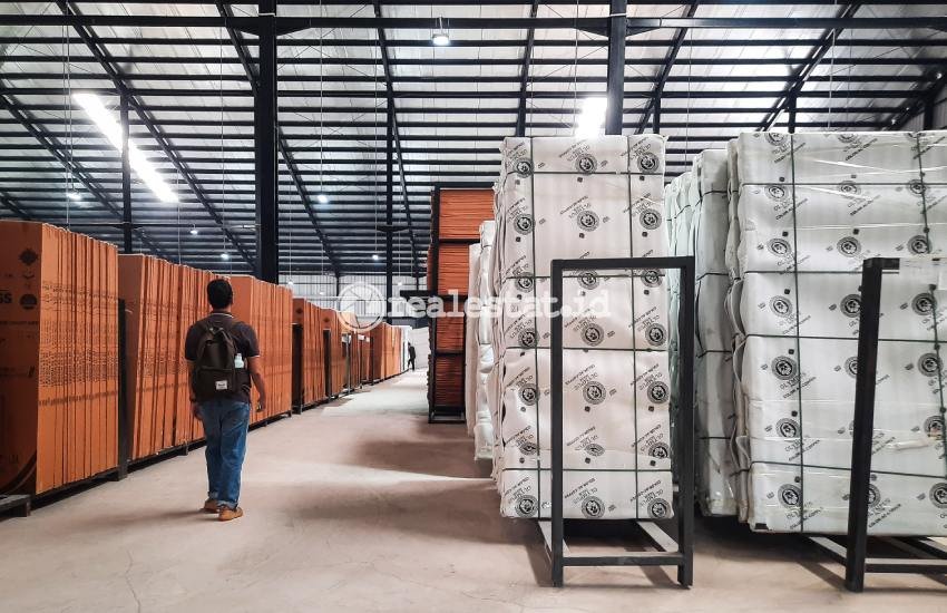 JBS Perkasa memperkuat manufaktur dalam negeri dengan resmikan pabrik pintu baja Fortress MFG-RealEstat.id-Adhitya Putra